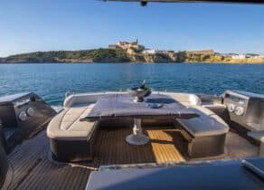 Oberdeck Motoryacht pershing 62 ibiza