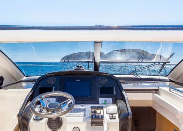  Brücke Motoryacht charter atlantis 58 inception Mallorca