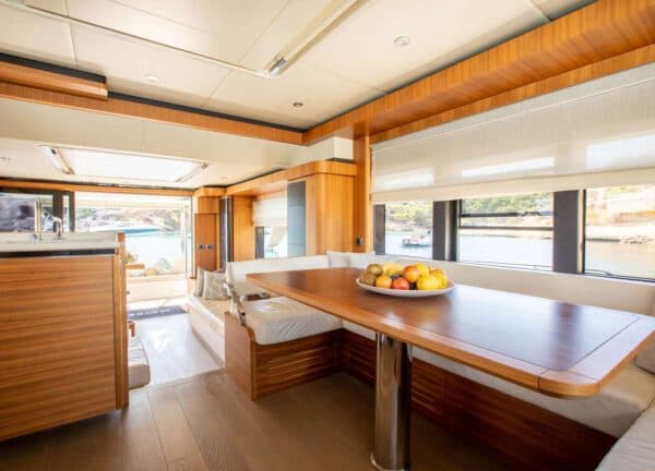 navetta 58 maybe5 Motoryacht Lounge