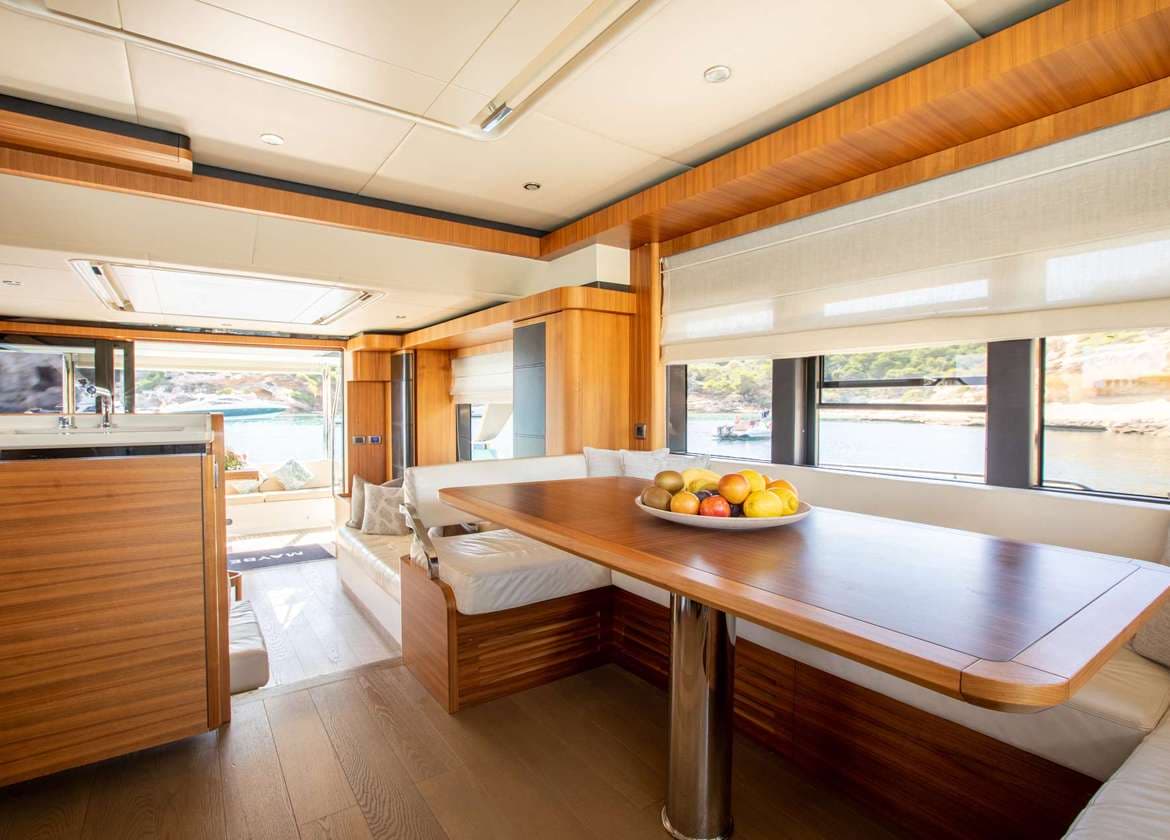 navetta 58 maybe5 Motoryacht Lounge