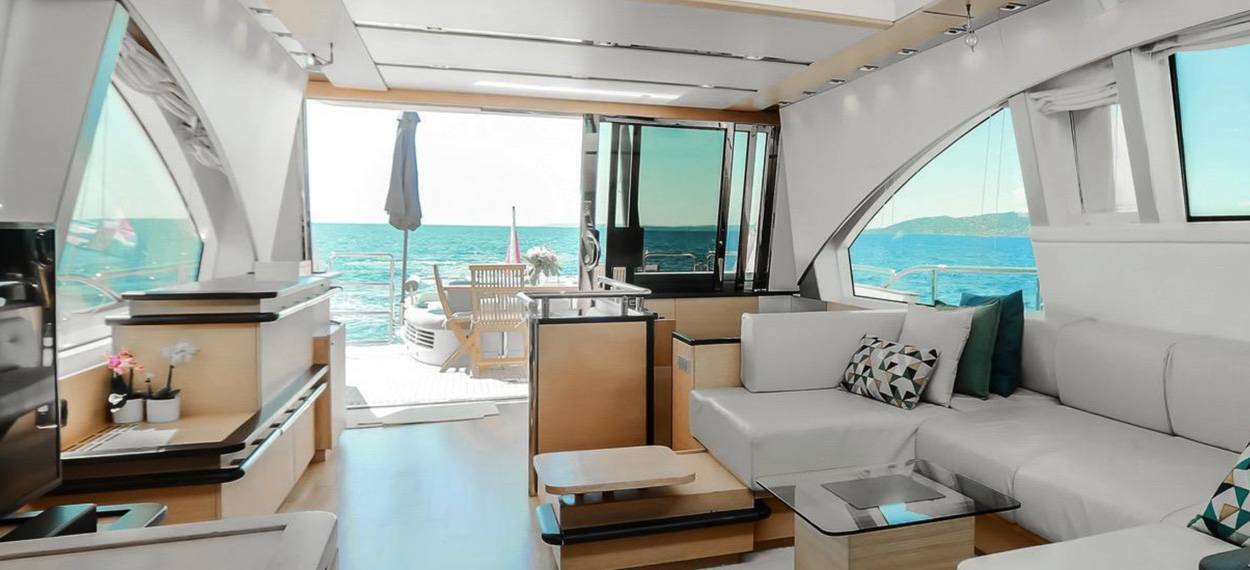 Lounge Motoryacht aicon 72 sl manzanos ii Mallorca charter