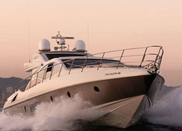 Motoryacht charter azimut 68s manzanos Mallorca