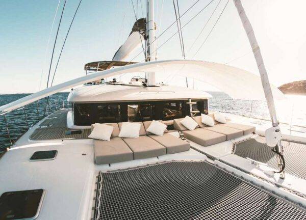 Sonnenbetten Luxusyacht Katamaran lagoon 620