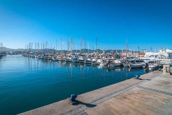 yacht hafen sant-antoni de portmany balearen