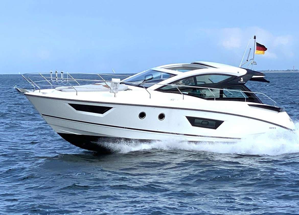 charter Motoryacht beneteau gran turismo 40 midNacht