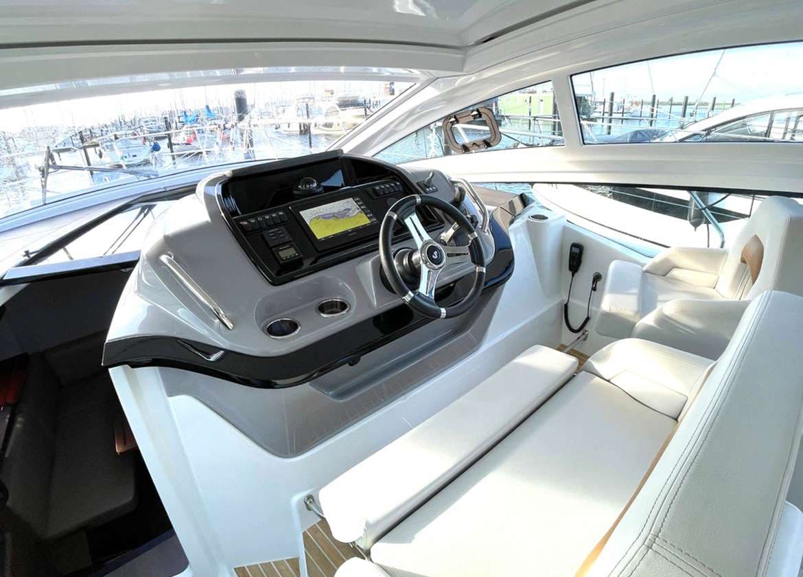 Oberdeck Motoryacht beneteau gran turismo 40 (2)